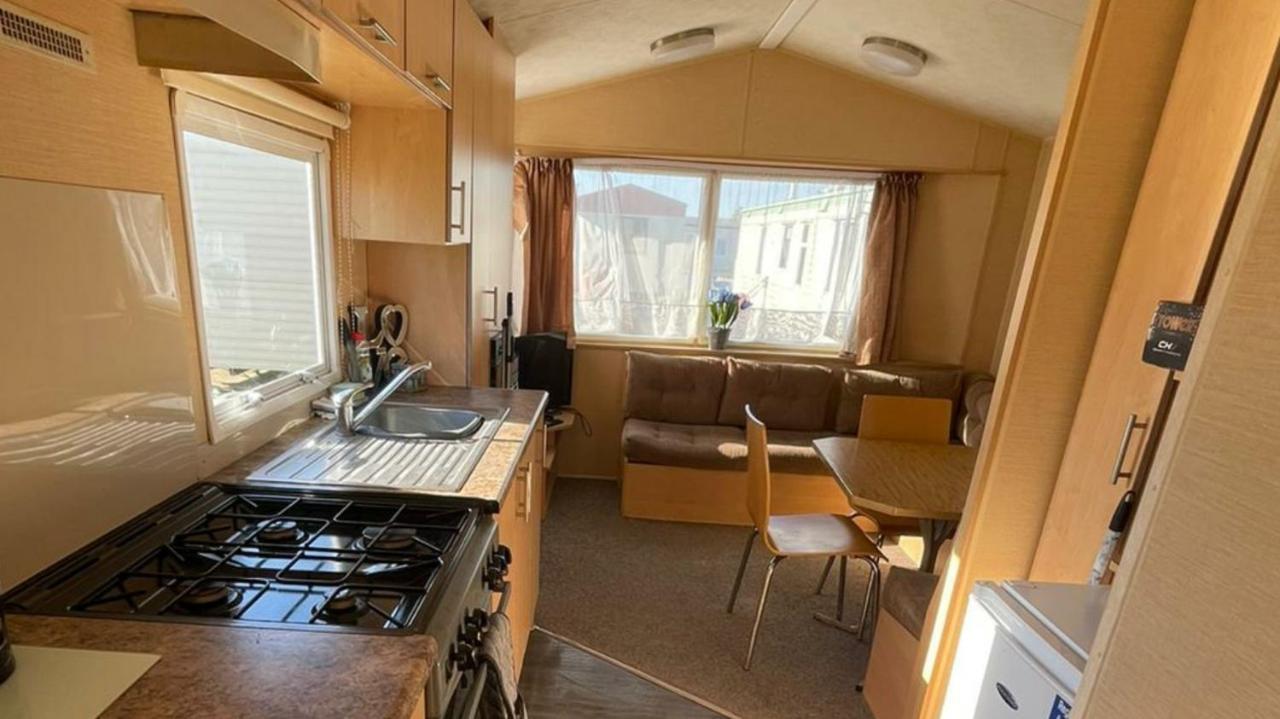 Adorable 2 Bedroom Caravan In Clacton-On-Sea Luaran gambar